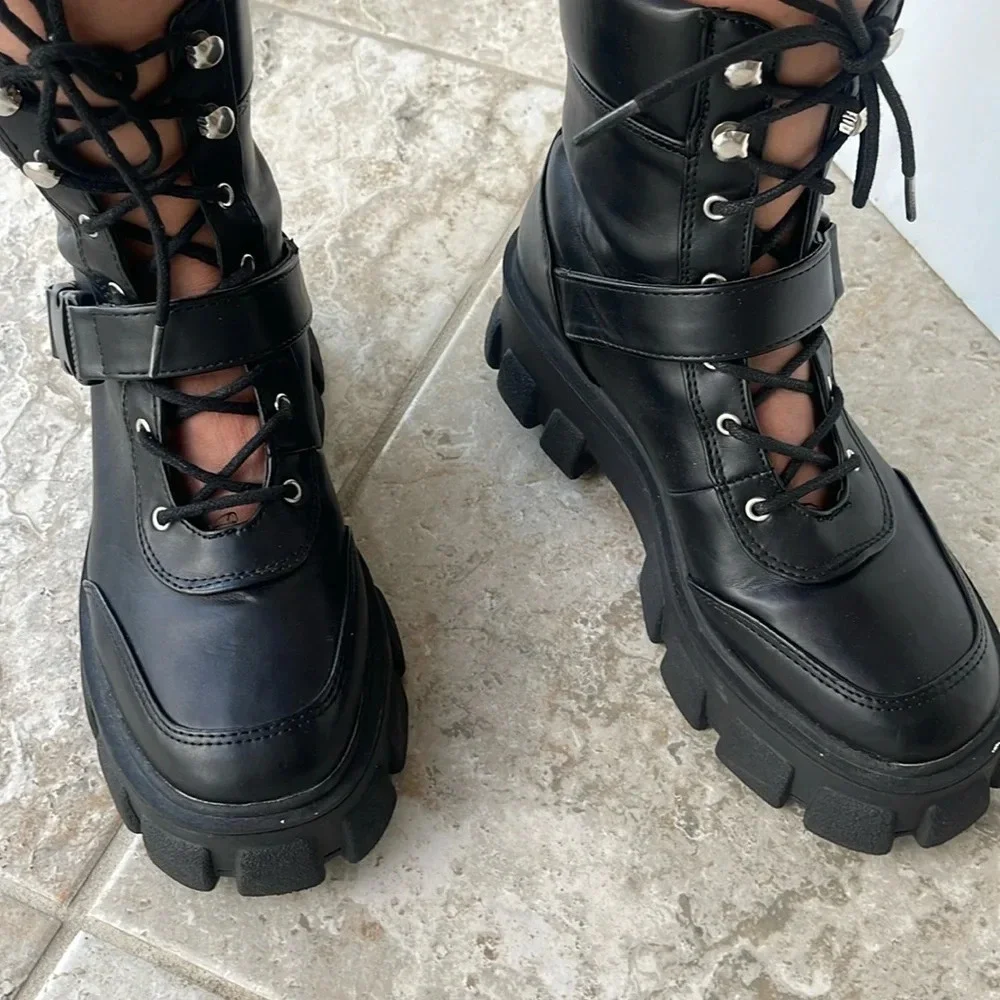 Forever 21 Buckle Chunky Platform Faux Leather lace up Booties size 6.5 - Picture 2 of 16